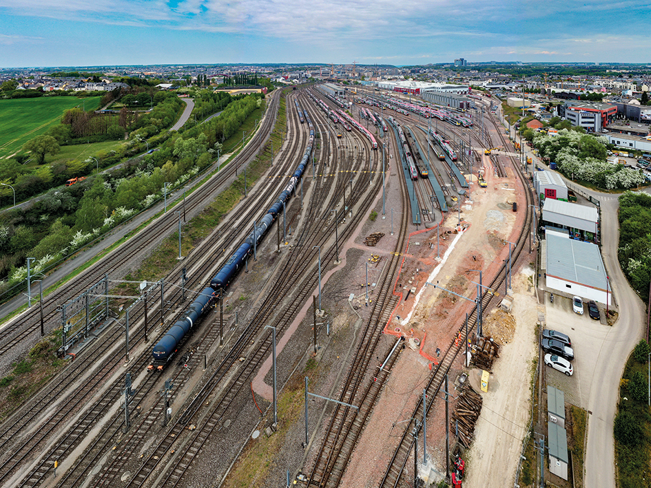 1 Centre de Remisage et de Maintenance à Luxembourg Gare. Etudes, coordination et direction des travaux des faisceaux R4 et R1 partiel. MO : SNCFL. SGI INGENIERIE S.A. LUXEMBOURG