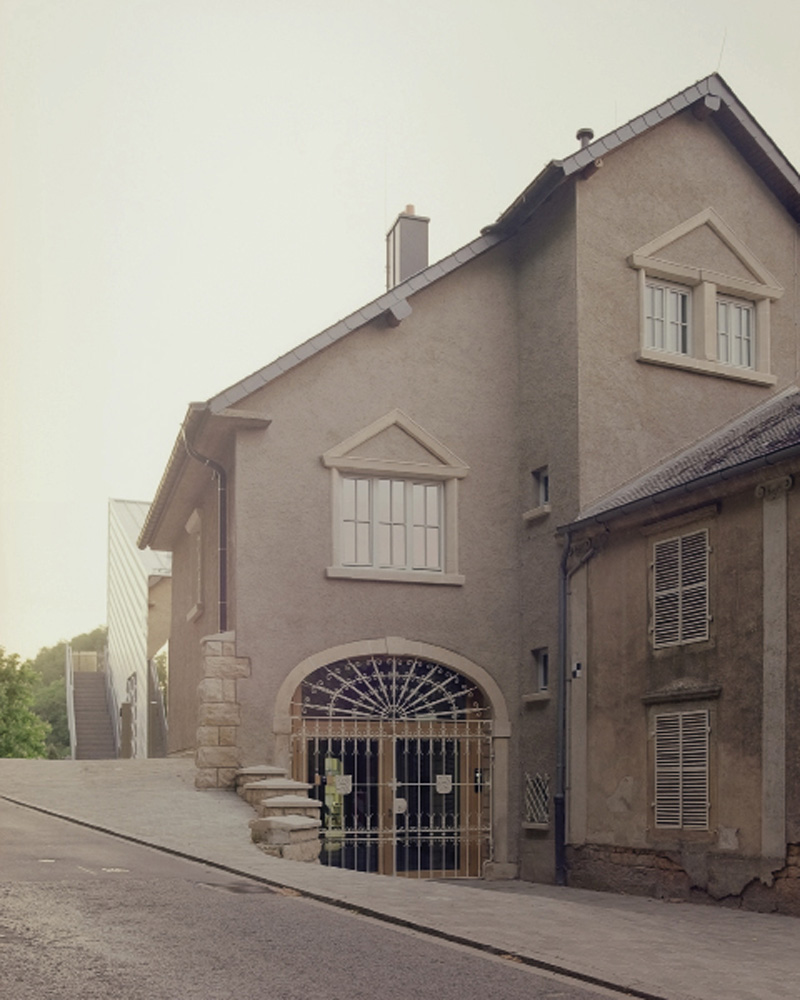 SPEKTRUM: The original misfit, once a barn, later an artist’s house, has been thoughtfully restored, repaired.