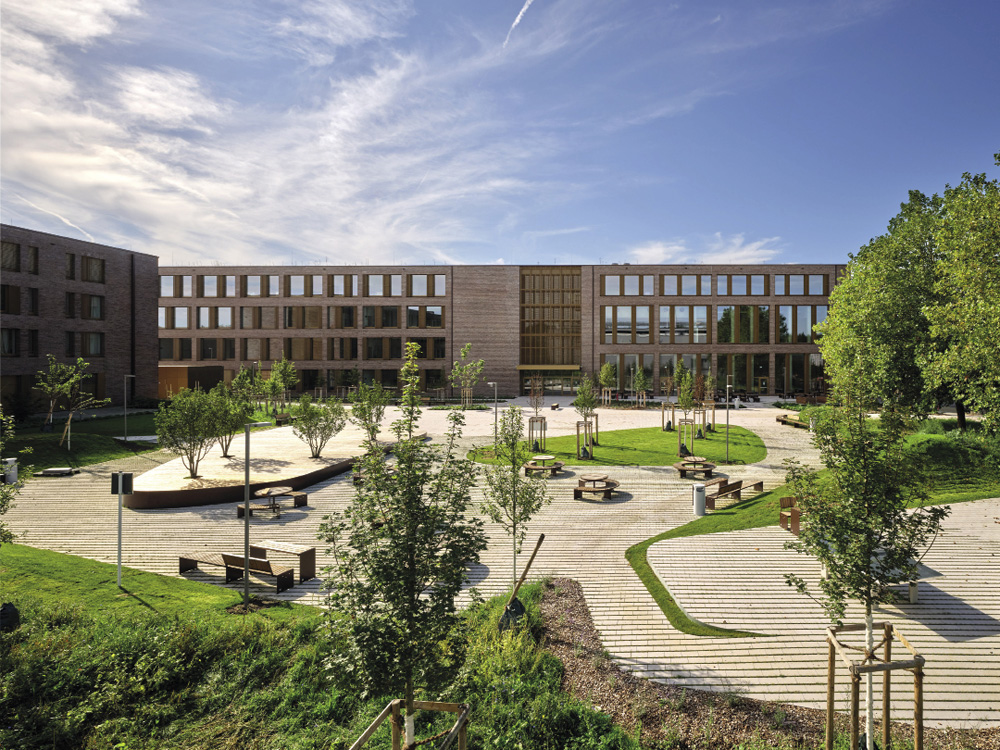 1 LTPS, École nationale de santé du Luxembourg à Luxembourg. Conception par Arlette Schneiders Architectes. Exécution par M3 Architectes public://import2025/images/LTPS_Christof_WEBER_0426_opt.jpg